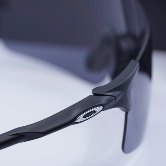 Oakley OO9454 945401 Shield Sunglasses - Matte Black/Prizm Black - Picture 5 of 8